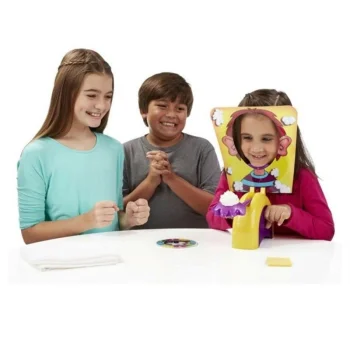 Veiklības spēle "Kūka sejā" (Pie Face)