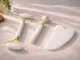 Nefrīta sejas masieris 3-in-1 rullītis un Gua Sha akmens, balts
