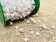 Pērļu virtene eglītei, pērlīšu virtene uz spoles 5 m, balti krellīšu rotājumi 10 mm un 4 mm