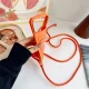 Silikona vāciņš iPhone 17 Pro / 18 Pro ar karšu kabatu un pleca siksniņu, oranžs