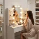 Liels kosmētikas galdiņš ar spoguli un LED apgaismojumu ModernHome, 3 gaismas toņi