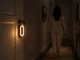 LED nakts lampa ar kustības sensoru un pakaramo, silta gaisma, melna