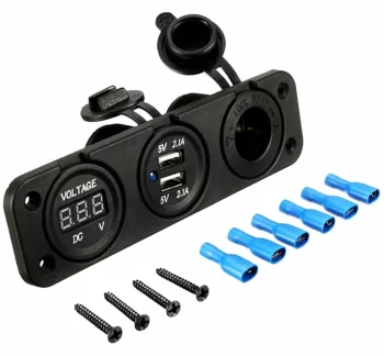 Ūdensizturīga 12V piepīpētāja ligzda ar 2x USB un voltmetru PLS37A