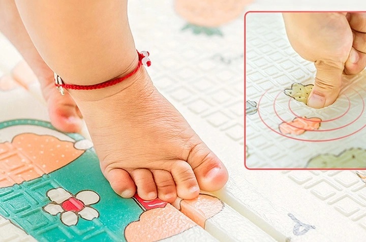 Attīstošs divpusējs rotaļu spēļu putu paklājs bērniem, Pilsēta Mežš 200x180 cm | Double-sided foam play mat...