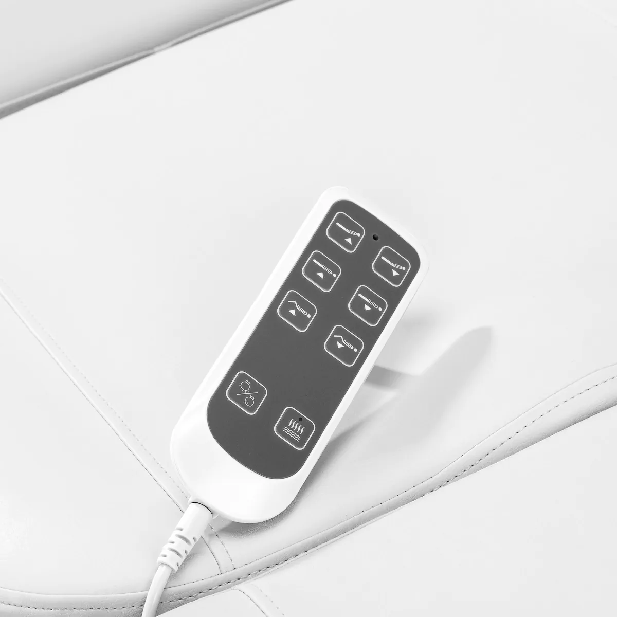 Elektriskais kosmētikas krēsls Sillon Luxury ar 3 motoriem un kāju vadību, balts