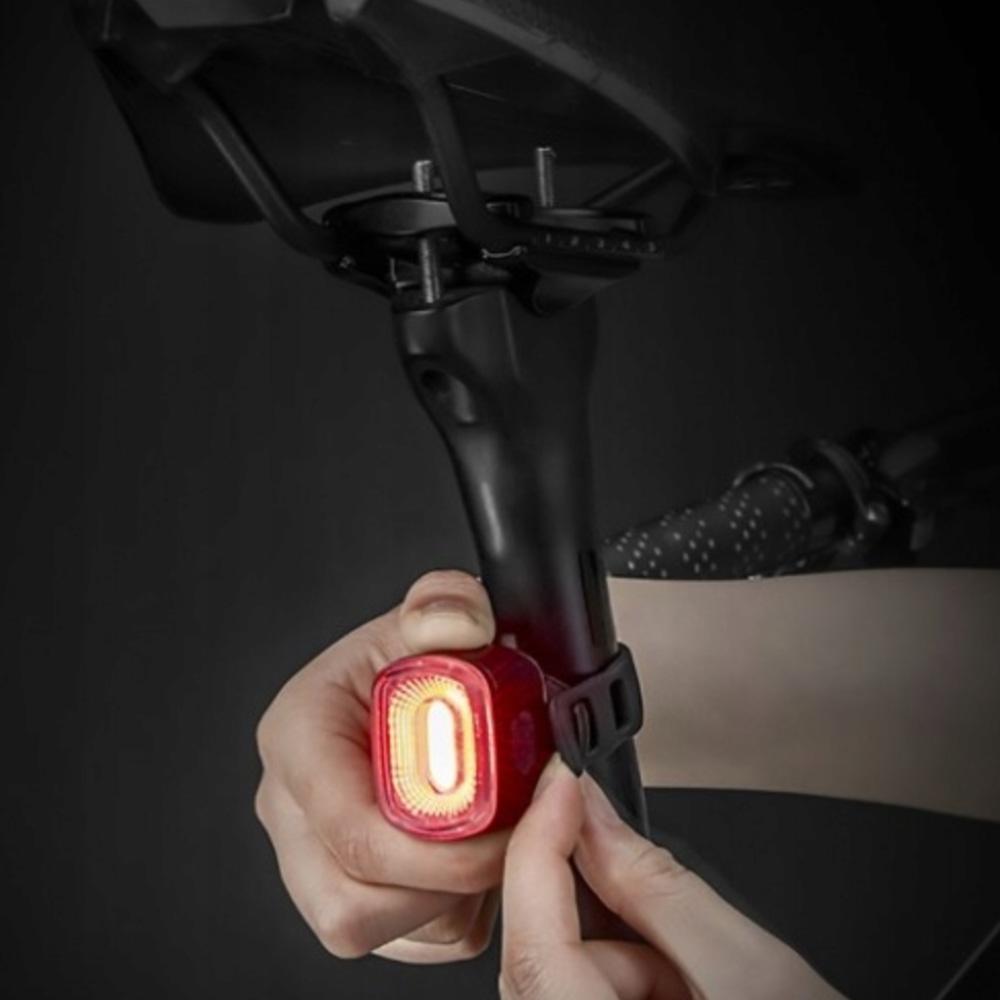 Rockbros Q2S LED aizmugurējais velosipēda lukturis ar Smart Stop sistēmu, melns