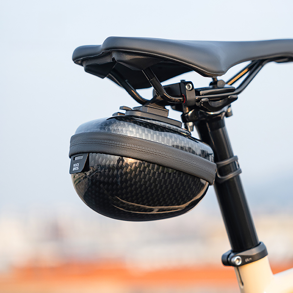 Rockbros velosipēda sēdekļa somiņa 0.4l, melna (carbon pattern)