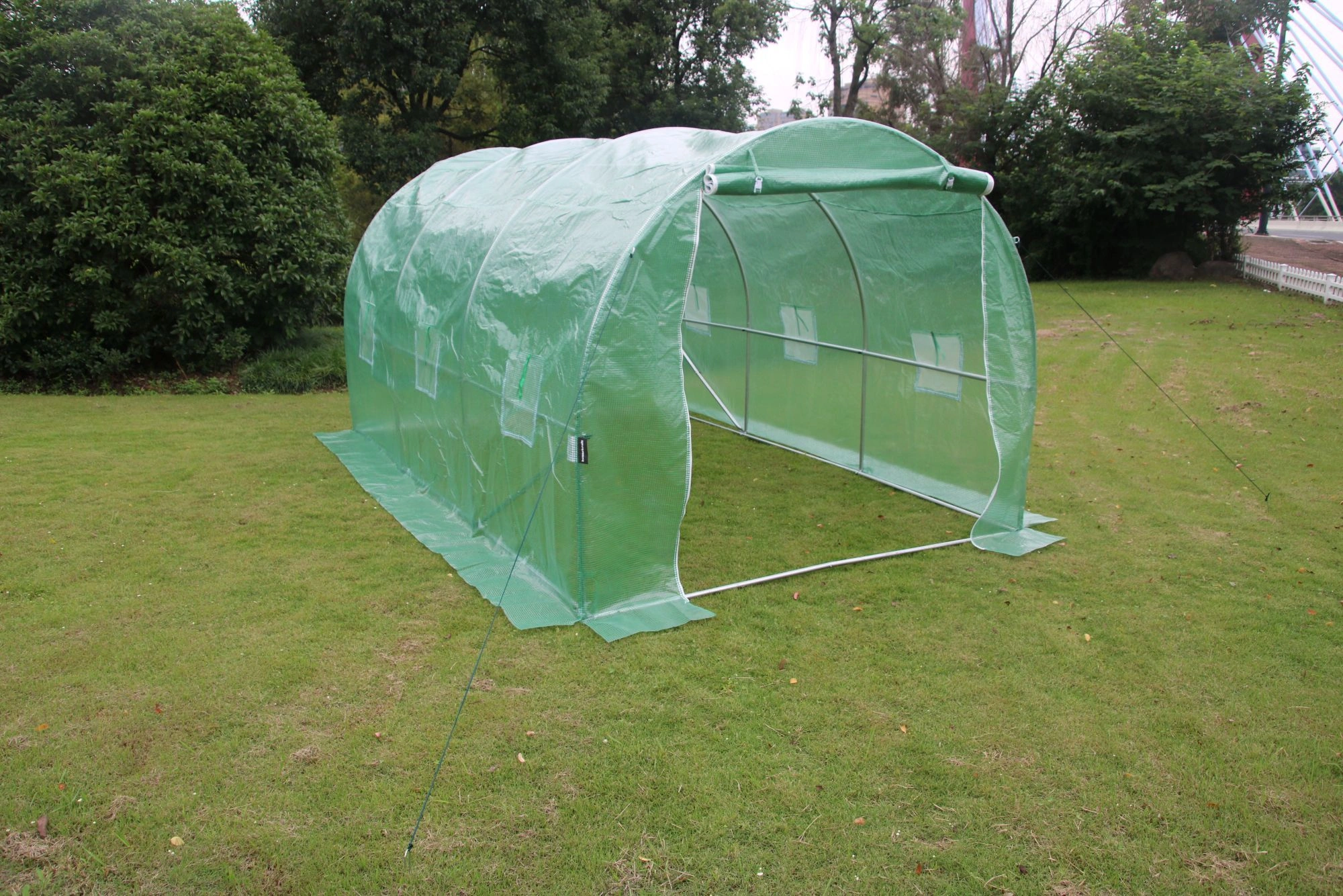 Plēves siltumnīca dārzam 4x2.5x2m 10m² metāla karkass UV plēve