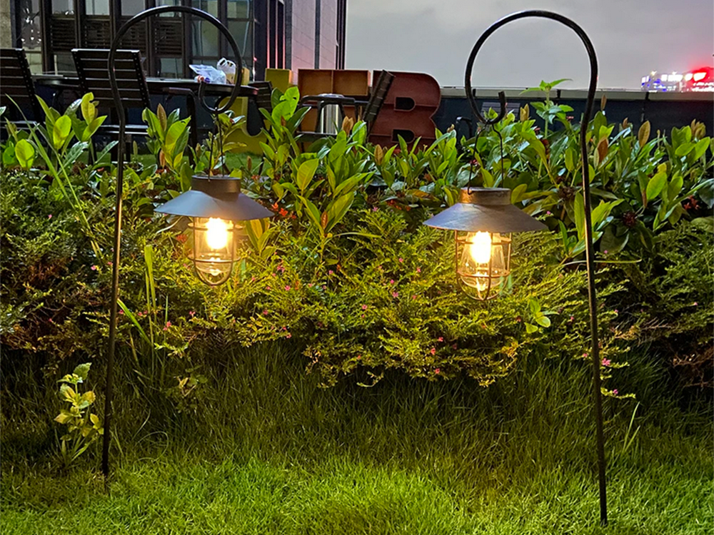 Iekarināma solārā lampa ar krēslas sensoru, Vintage dizains, melna
