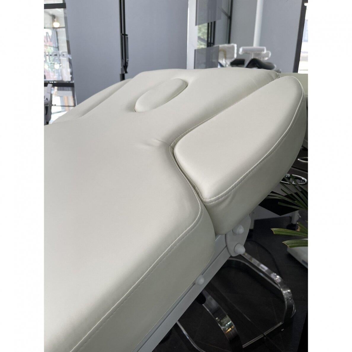 Azzurro 818A elektriskā kosmētikas un SPA gulta, balta